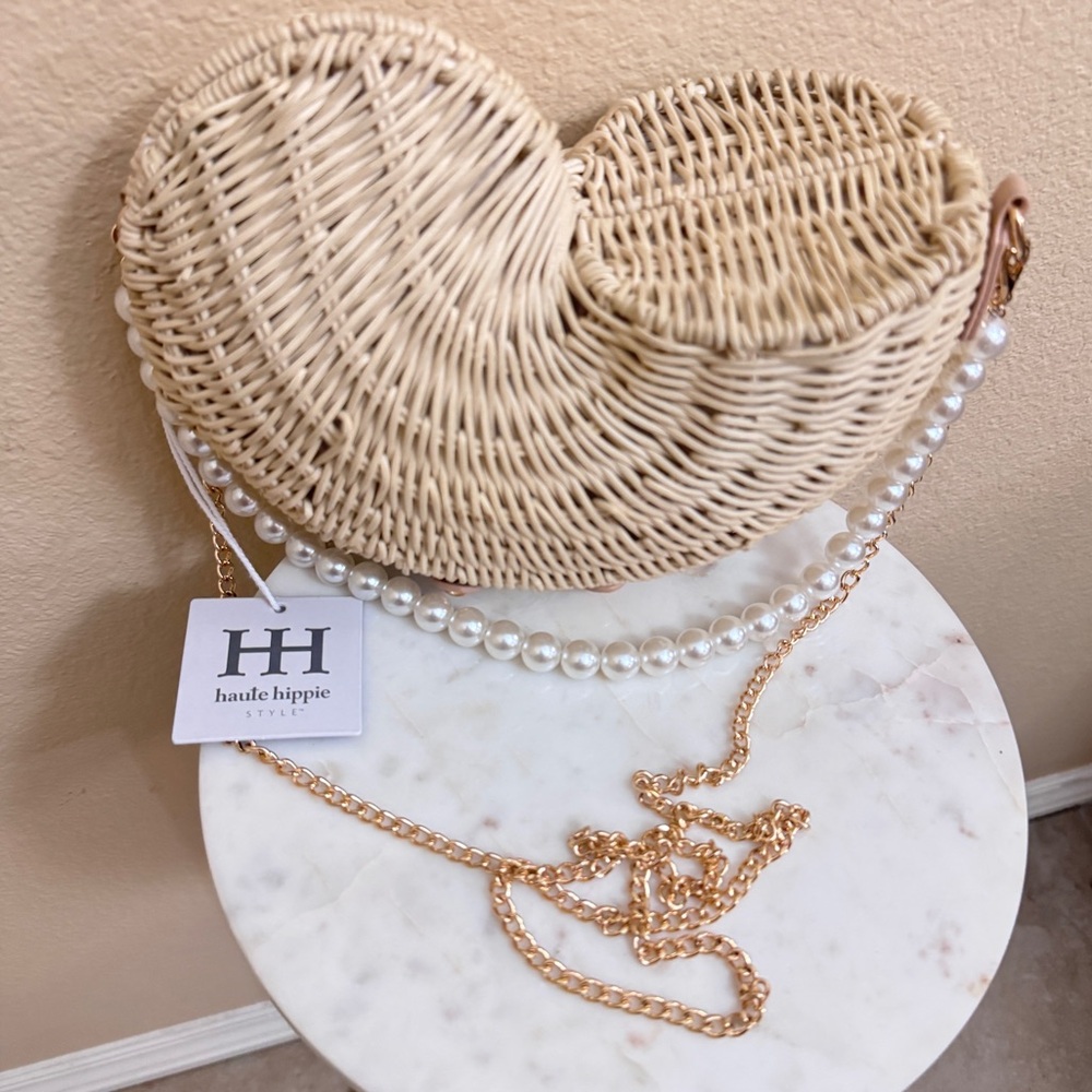 Viral Women HAUTE HIPPIE Wicked Woven shell bag beach spring summer pearl strap
